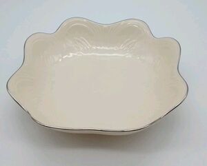 Lenox Saybrooke Scalloped Candy Nut Dish Ivory Platinum Rim 8"
